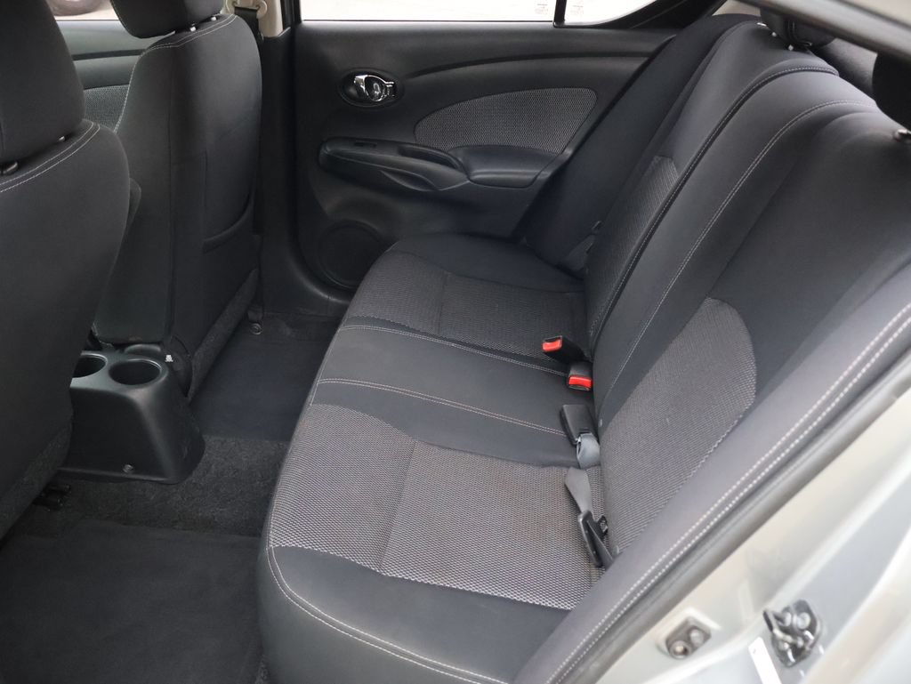 Used 2014 Nissan Versa SV w/ Convenience Package FWD image 9