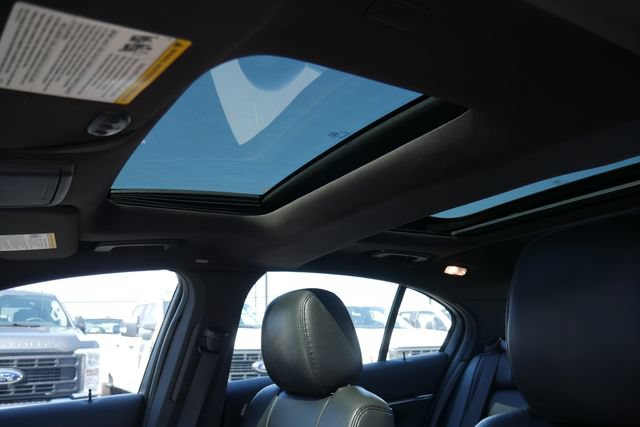 Used 2013 Lincoln MKS FWD image 3