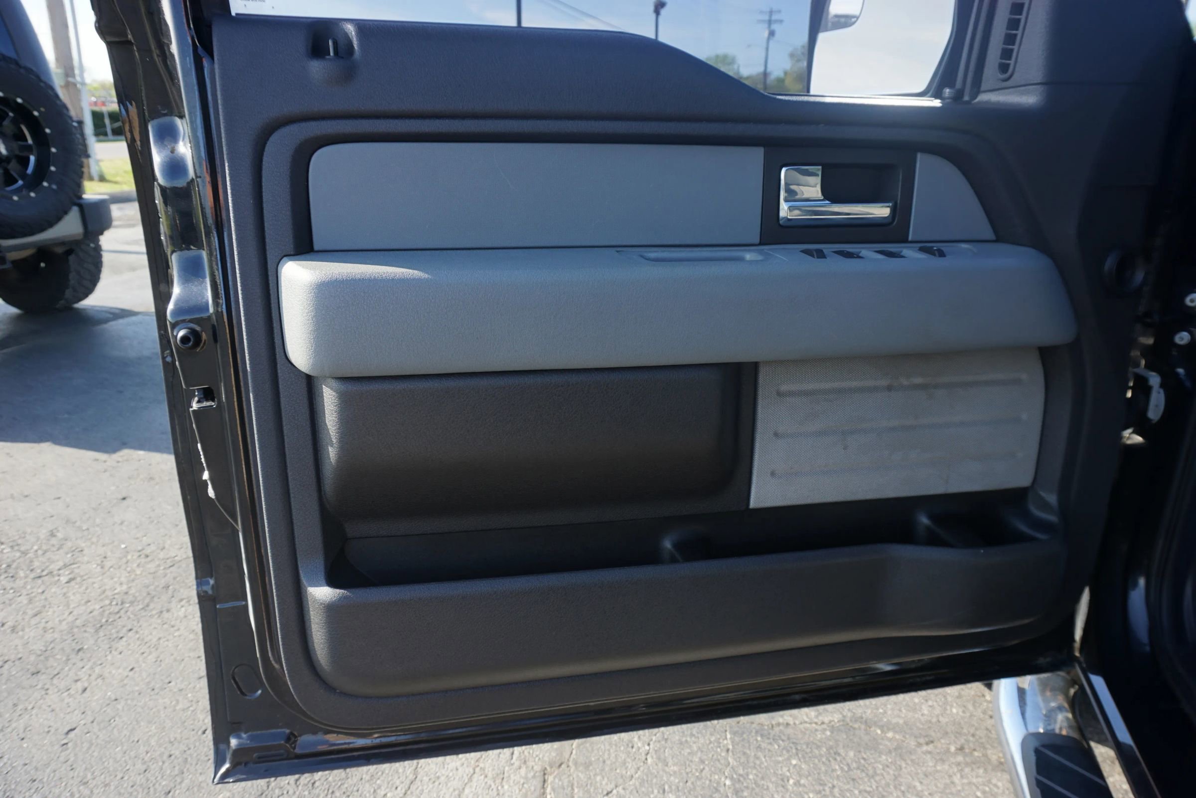Used 2014 Ford F150 XLT w/ Equipment Group 302A Luxury image 20