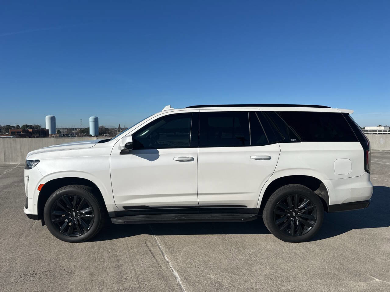 Used 2021 Cadillac Escalade Sport Platinum image 2