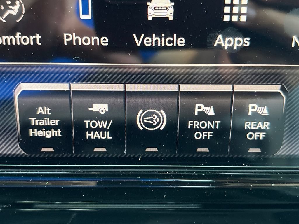 New 2025 RAM 3500 Laramie AWD/4WD image 45