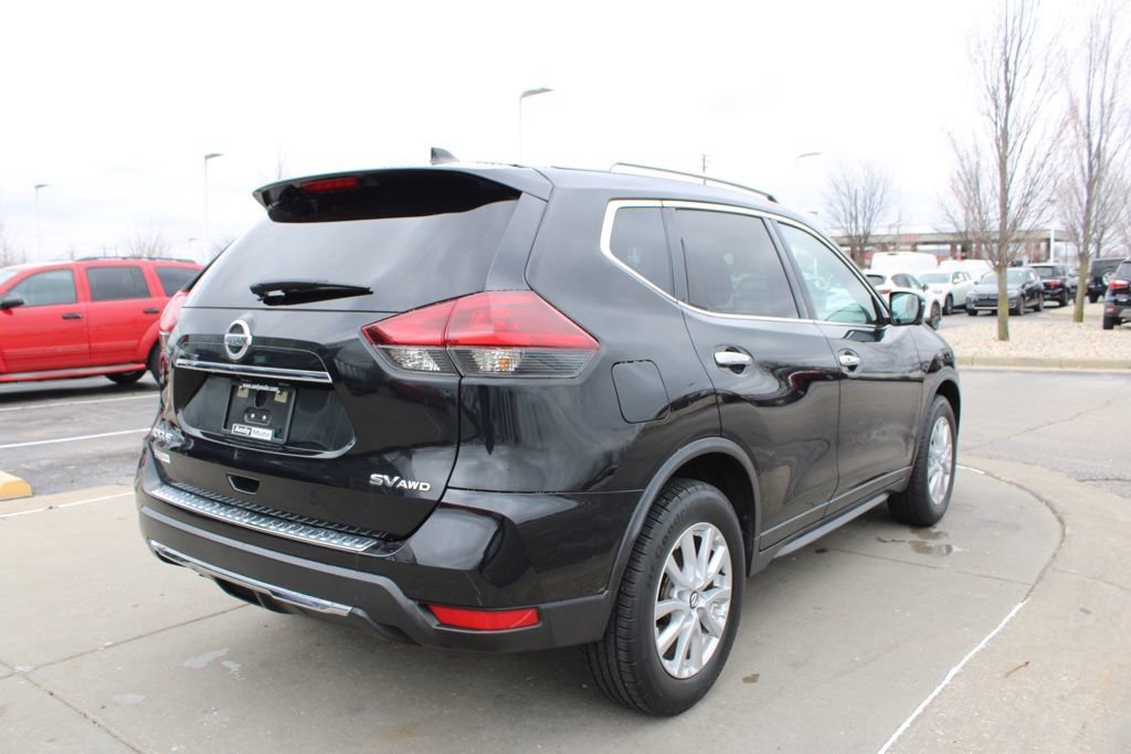 Used 2018 Nissan Rogue SV w/ Premium Package image 7