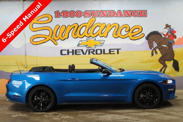 Used 2021 Ford Mustang Convertible image 1