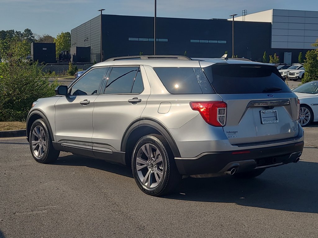 Used 2023 Ford Explorer XLT w/ Equipment Group 202A AWD/4WD image 3