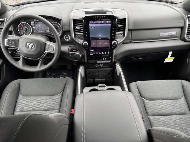 New 2026 RAM 1500 4x4 Crew Cab image 3
