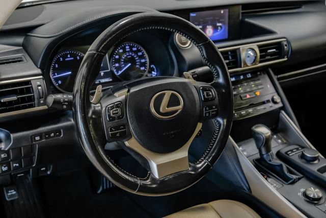 Used 2017 Lexus IS 200t w/ Premium Package RWD image 19