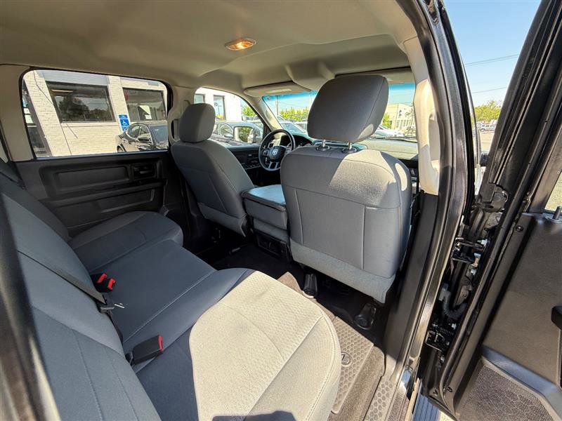 Used 2015 RAM 1500 Express RWD image 25