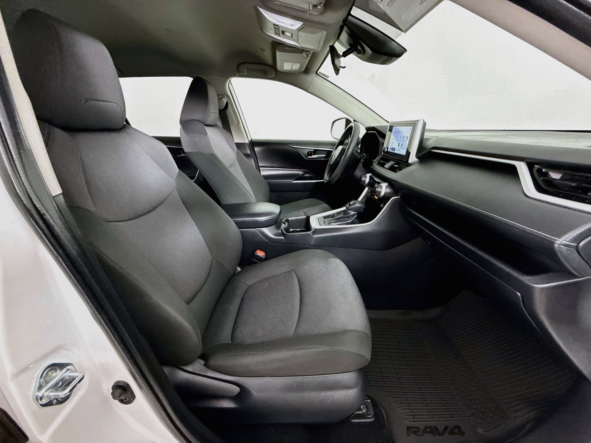 Certified 2025 Toyota RAV4 XLE AWD/4WD image 28