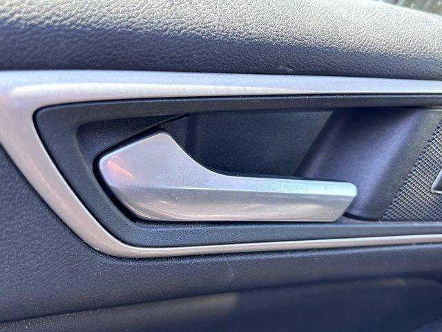 Used 2024 Ford Edge SEL AWD/4WD image 9