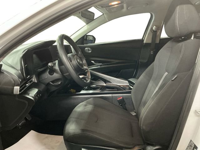 Used 2024 Hyundai Elantra SE image 10
