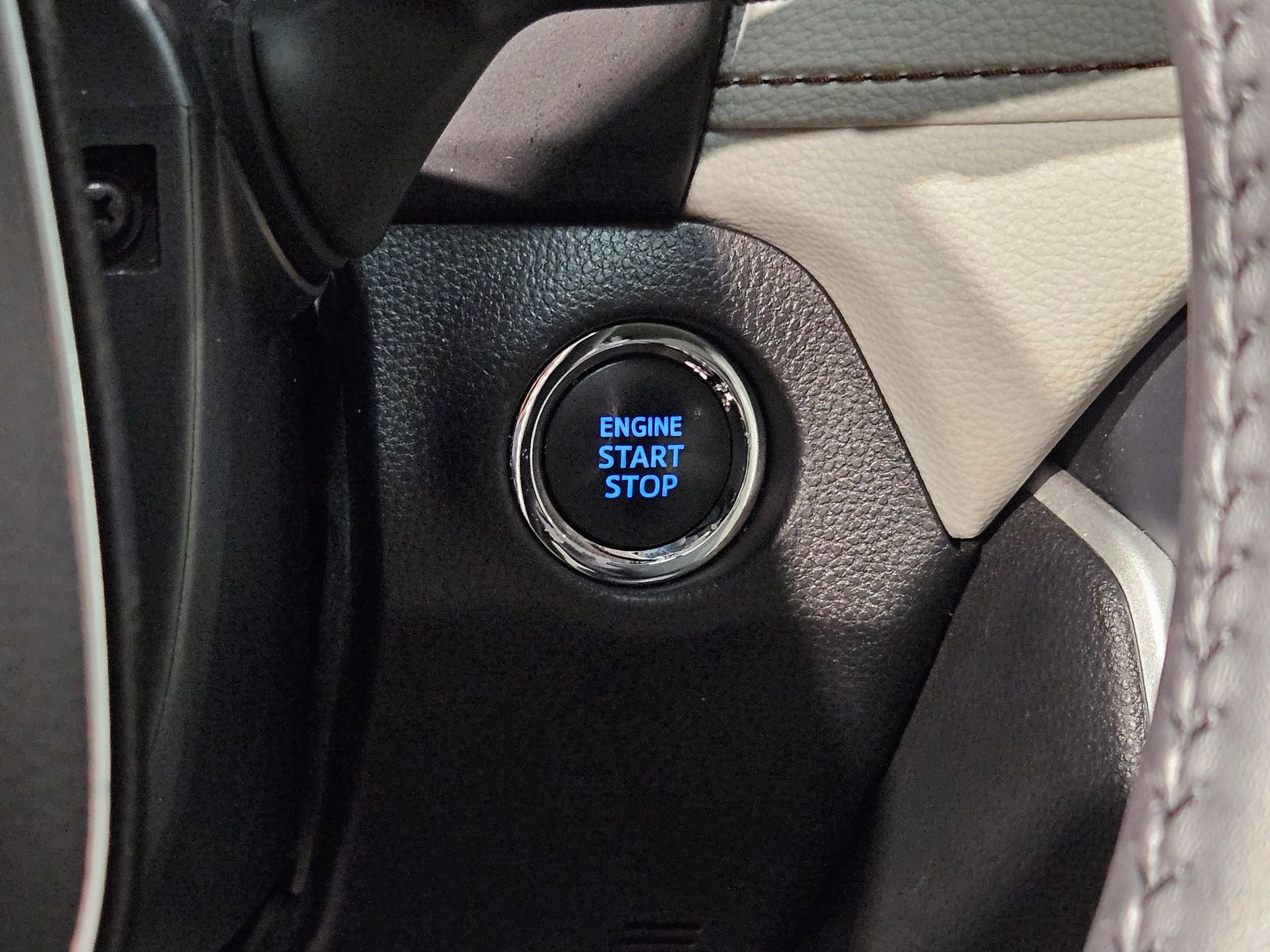 Used 2020 Toyota RAV4 Limited image 35