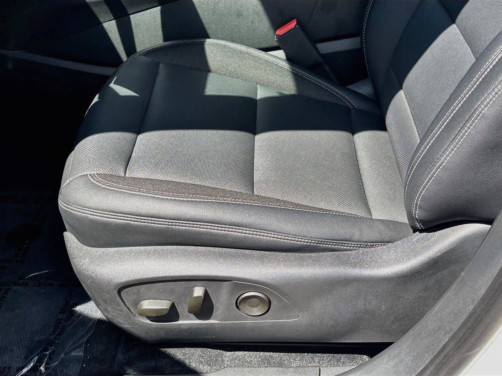 Used 2024 Chevrolet Blazer EV LT AWD/4WD image 18