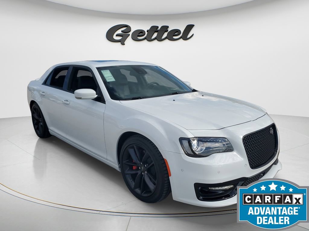 Used 2023 Chrysler 300 C image 11