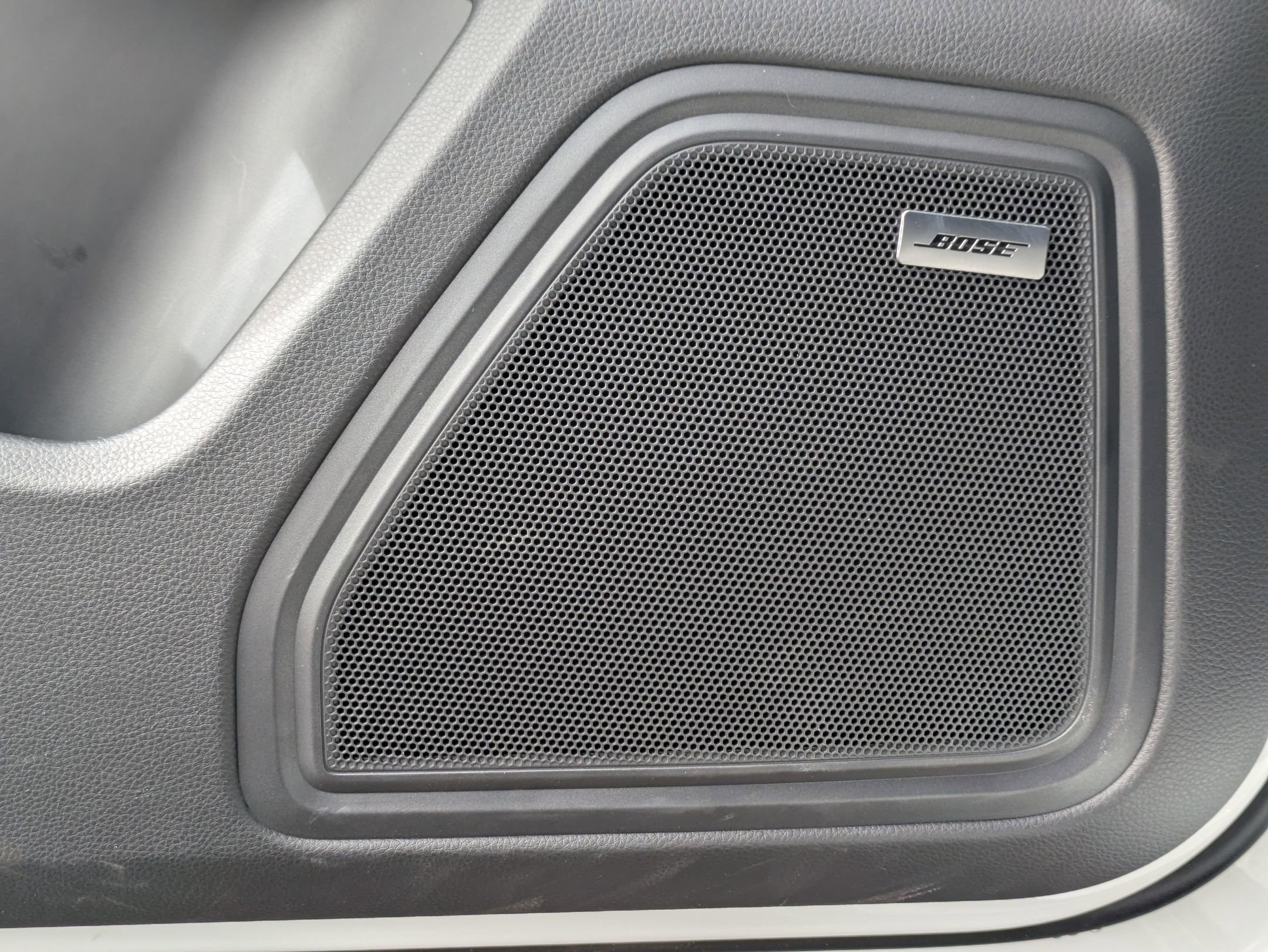 Certified 2025 Porsche Macan image 15