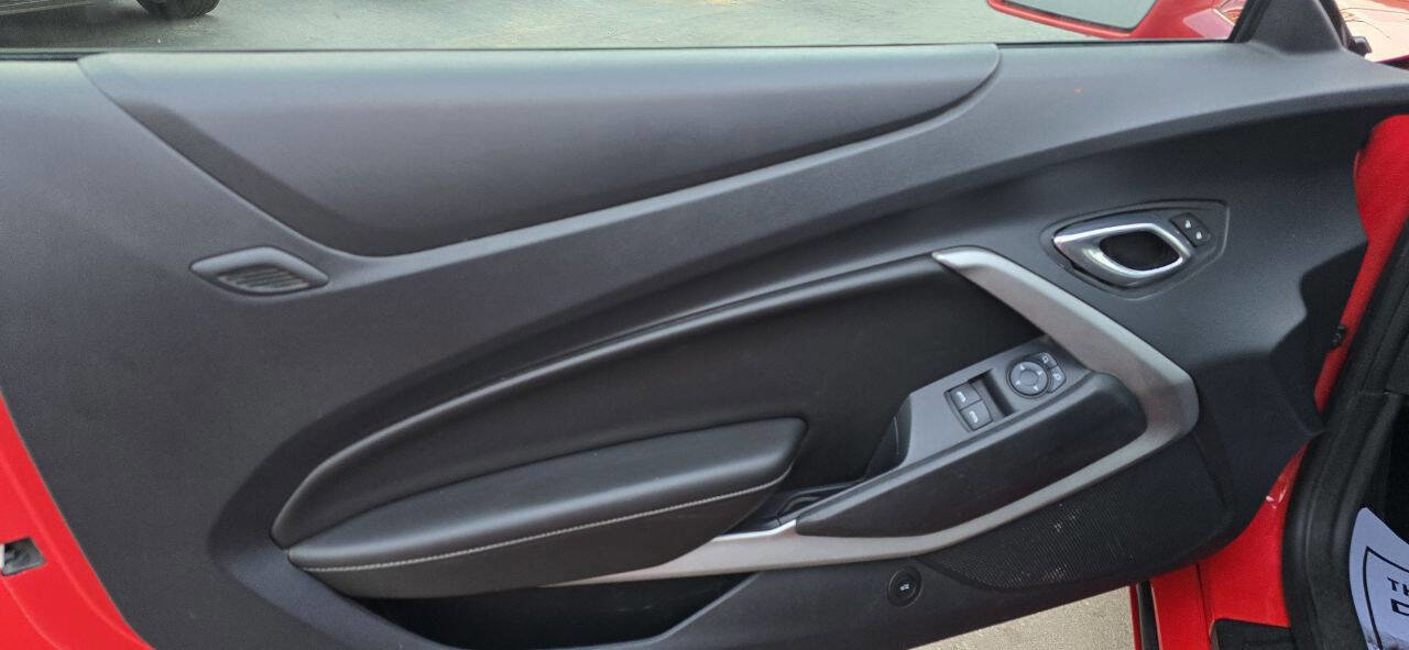 Used 2016 Chevrolet Camaro LT image 12