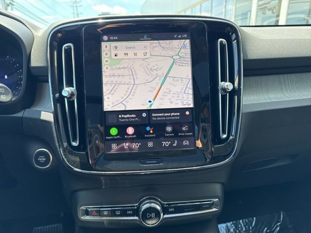 Certified 2025 Volvo XC40 B5 Plus AWD/4WD image 25