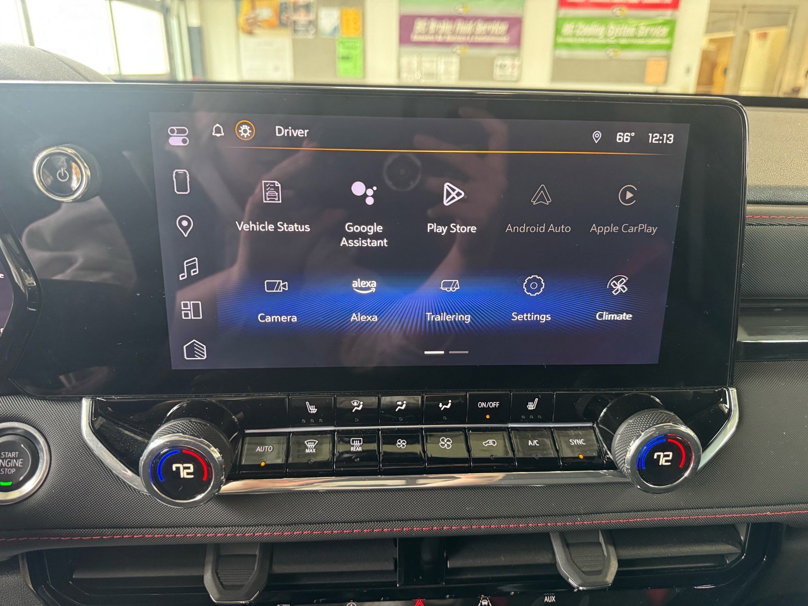 Used 2024 Chevrolet Colorado Z71 w/ Z71 Convenience Package 2 image 19