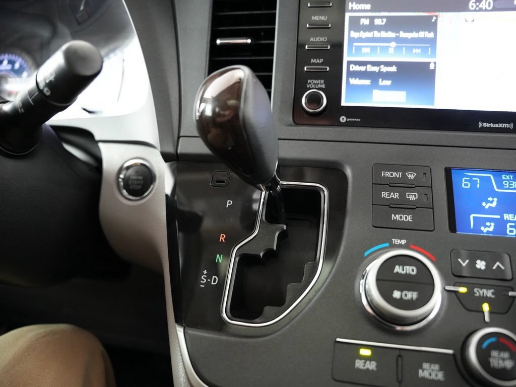 Used 2020 Toyota Sienna XLE w/ XLE Navigation Package FWD image 23