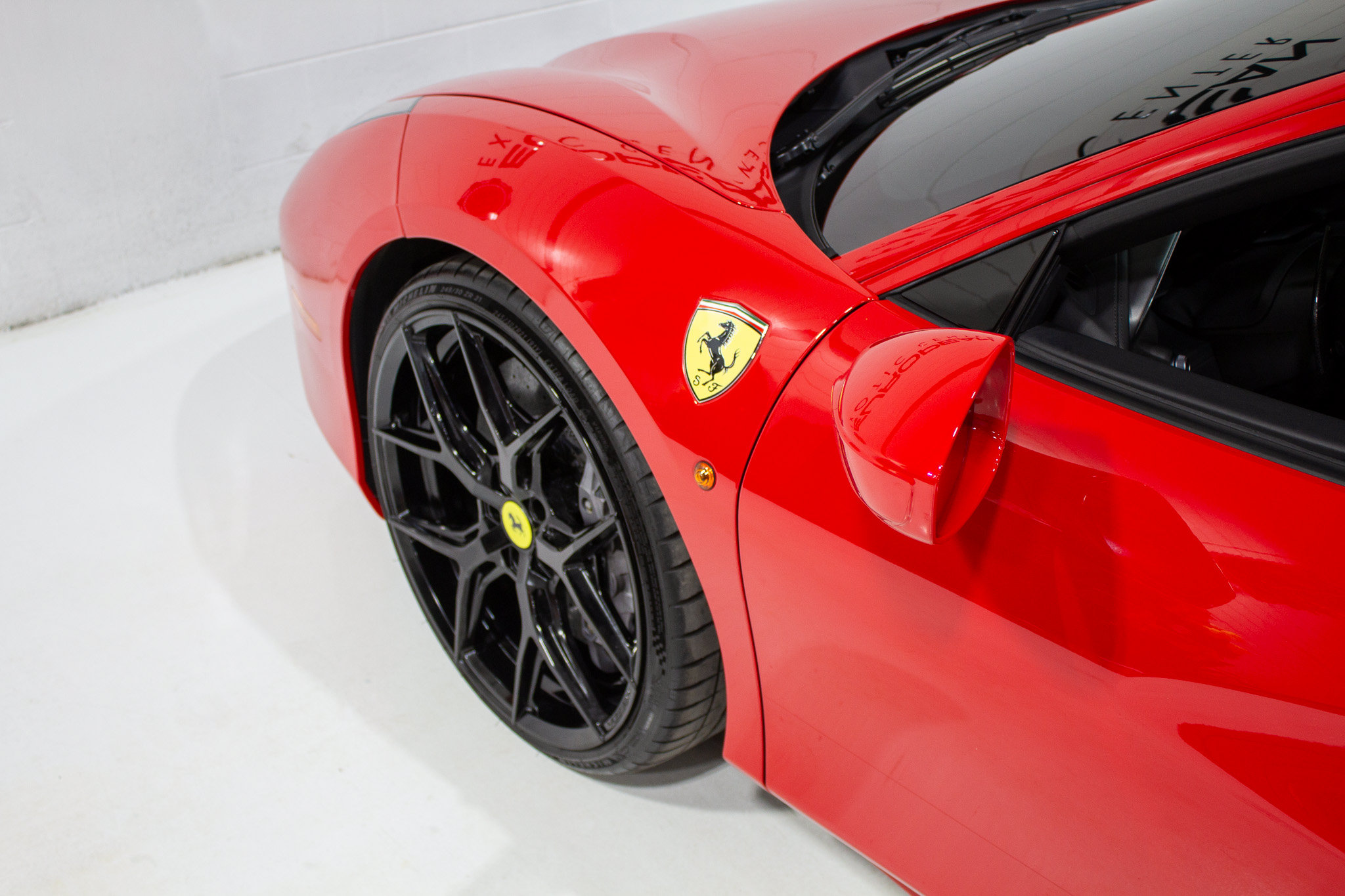 Used 2018 Ferrari 488 GTB RWD image 10