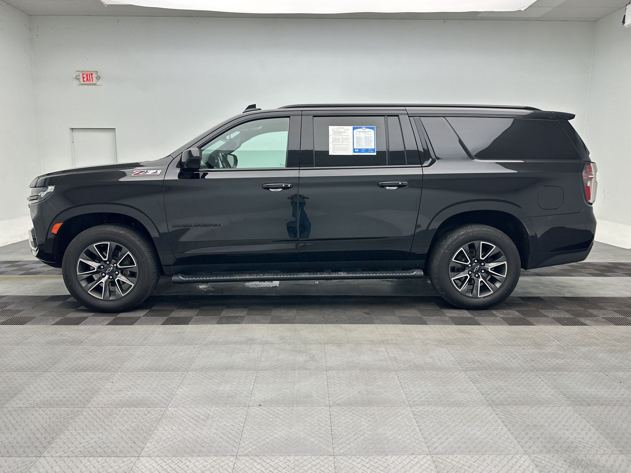 Certified 2022 Chevrolet Suburban Z71 AWD/4WD image 2