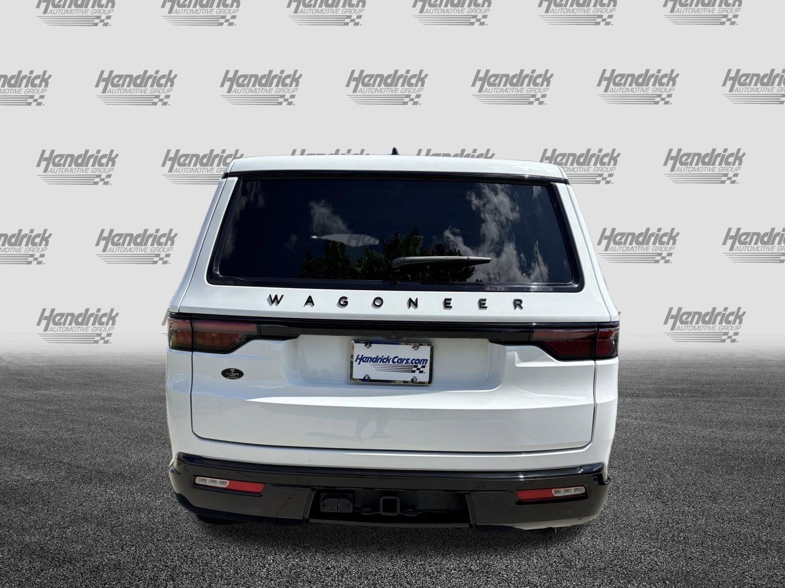 Used 2025 Jeep Wagoneer Series II w/ Convenience Group I AWD/4WD image 9