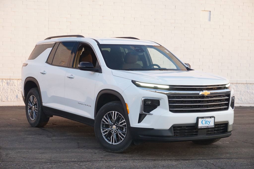 New 2026 Chevrolet Traverse LT image 3