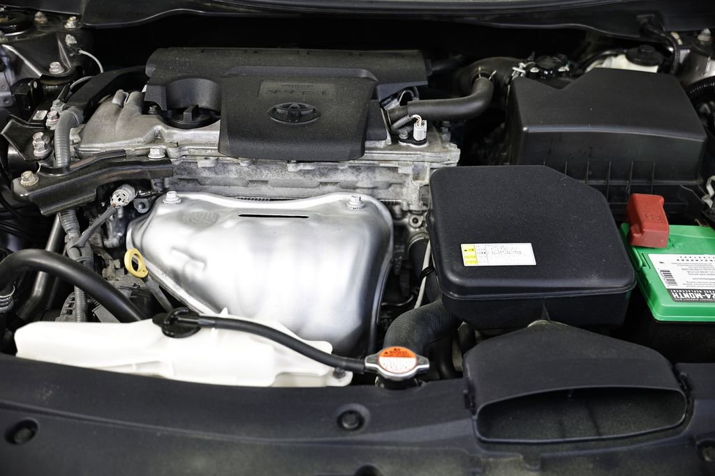 Used 2016 Toyota Camry SE w/ Moonroof Package image 31