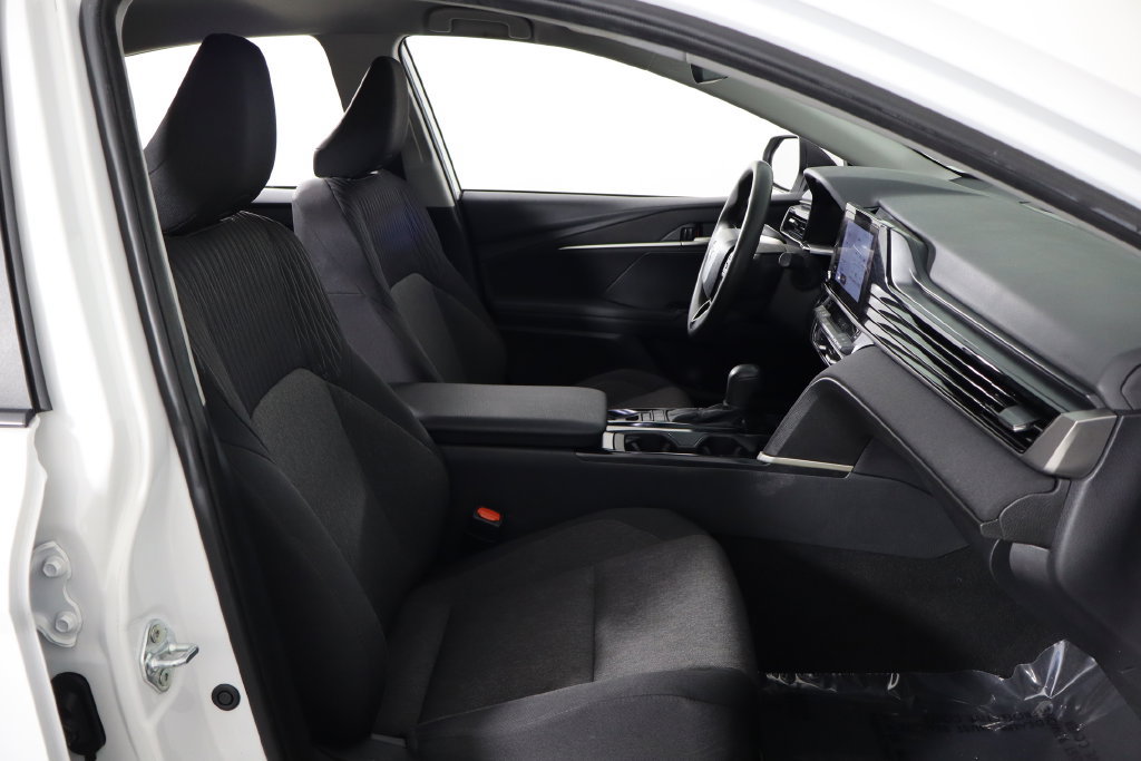 Used 2025 Toyota Camry LE FWD image 18