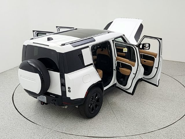 New 2026 Land Rover Defender 110 X-Dynamic SE AWD/4WD image 39