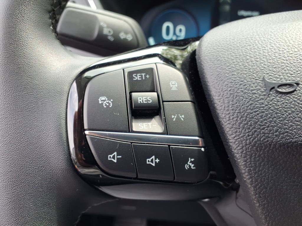 Used 2025 Ford Escape Platinum AWD/4WD image 19