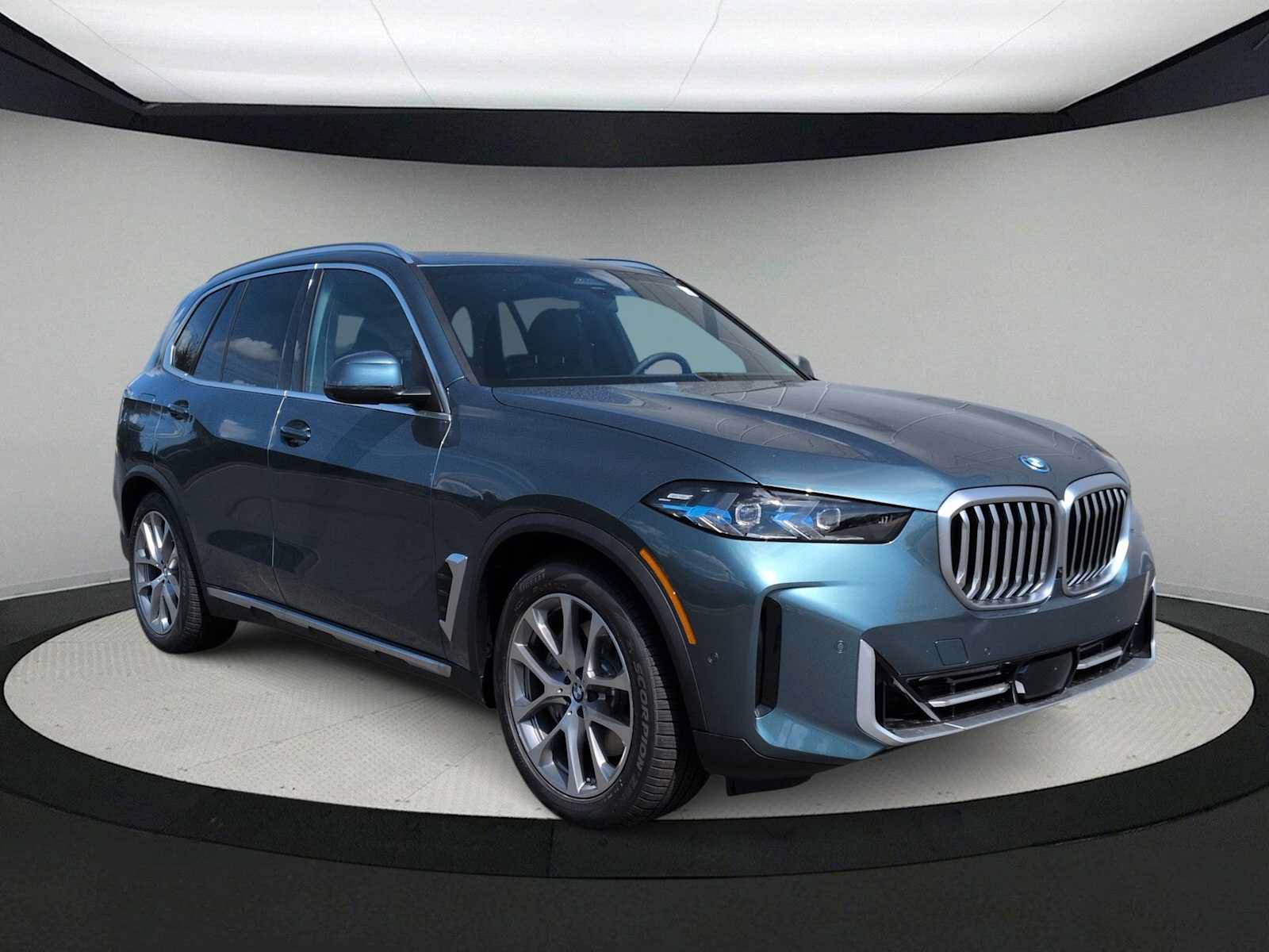 Used 2026 BMW X5 xDrive50e w/ Premium Package AWD/4WD image 2