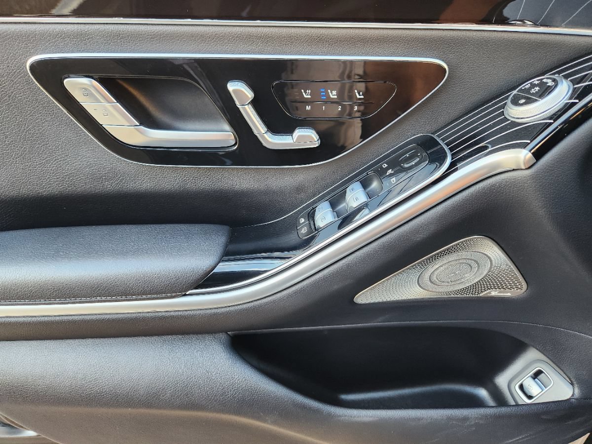 Used 2022 Mercedes-Benz S 580 4MATIC Sedan w/ AMG Line Package image 42