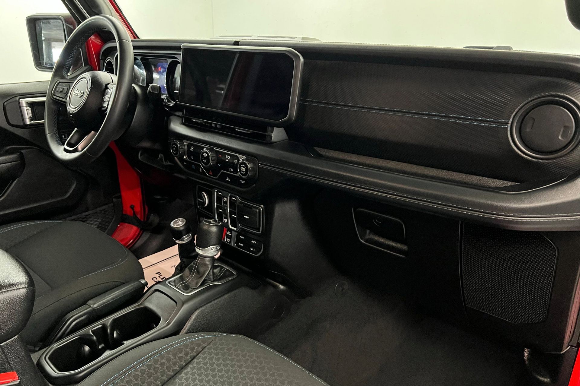 Used 2024 Jeep Wrangler Unlimited Rubicon 4xe image 24