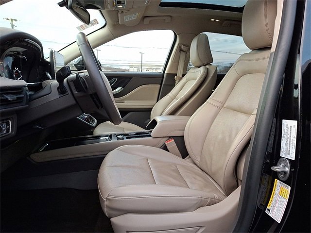 Used 2022 Lincoln Corsair AWD w/ Premium Package image 14