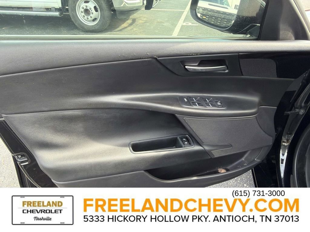 Used 2017 Jaguar XE image 26
