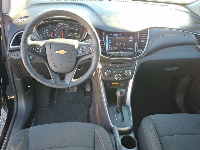 Used 2022 Chevrolet Trax LS w/ Tint and Cruise Package AWD/4WD image 3