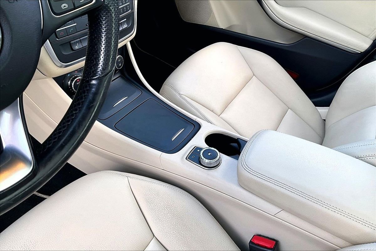 Used 2015 Mercedes-Benz CLA 250 image 18