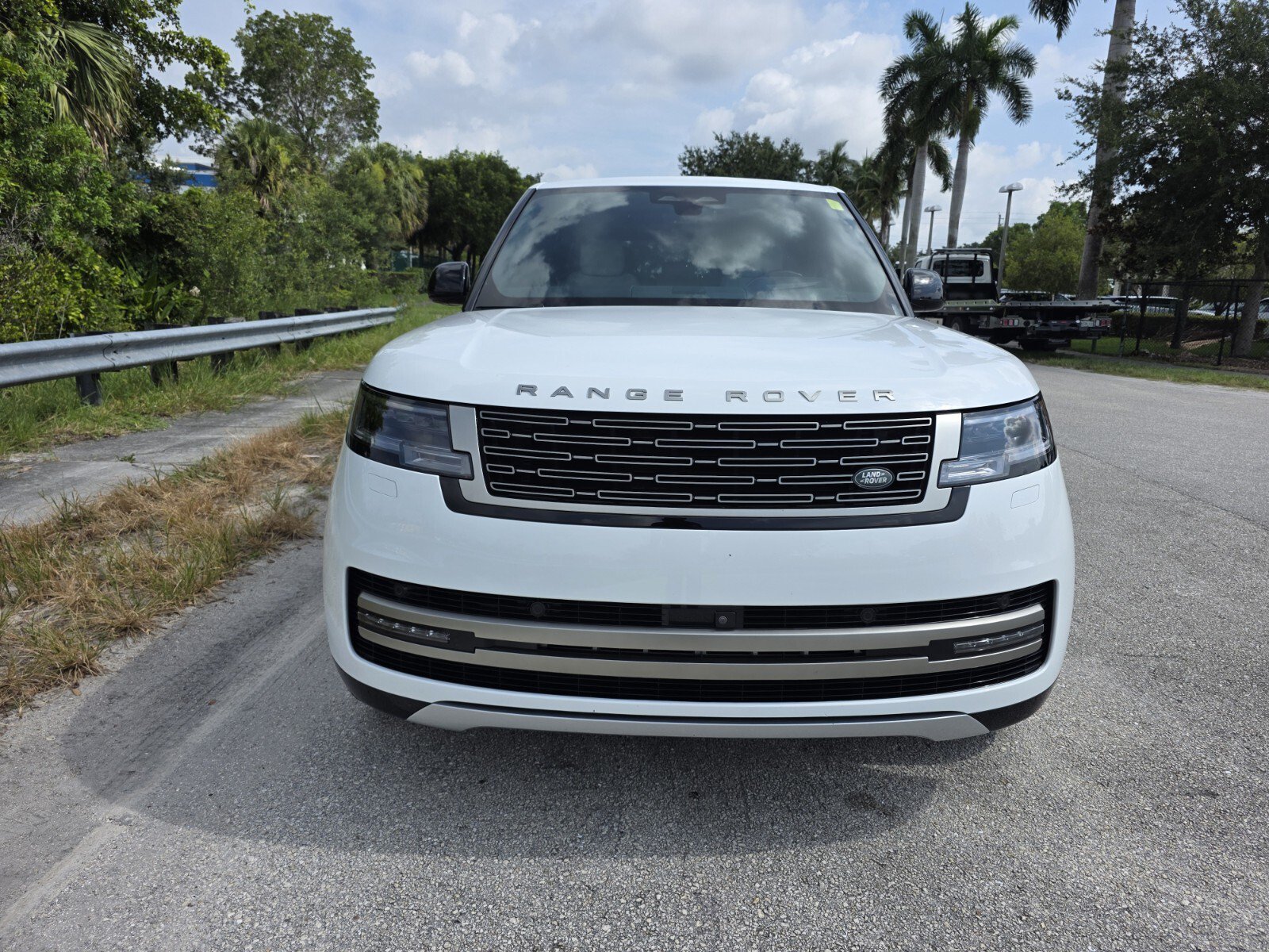 Certified 2024 Land Rover Range Rover SE AWD/4WD image 8