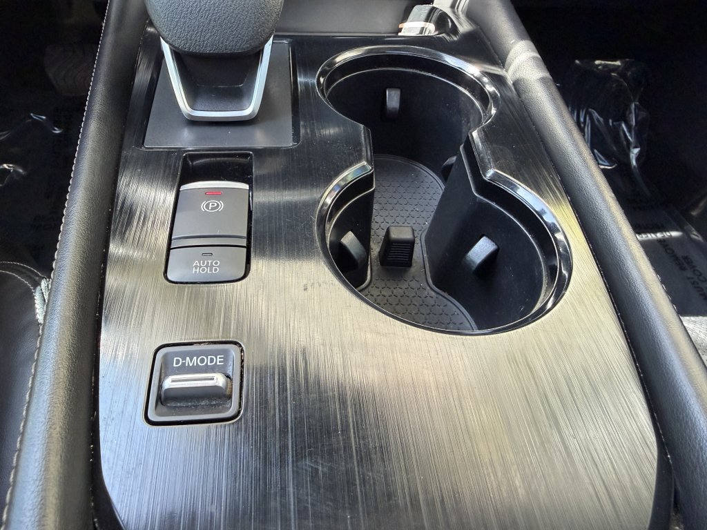 Used 2022 Nissan Rogue Platinum w/ Head-Up Display Package FWD image 24