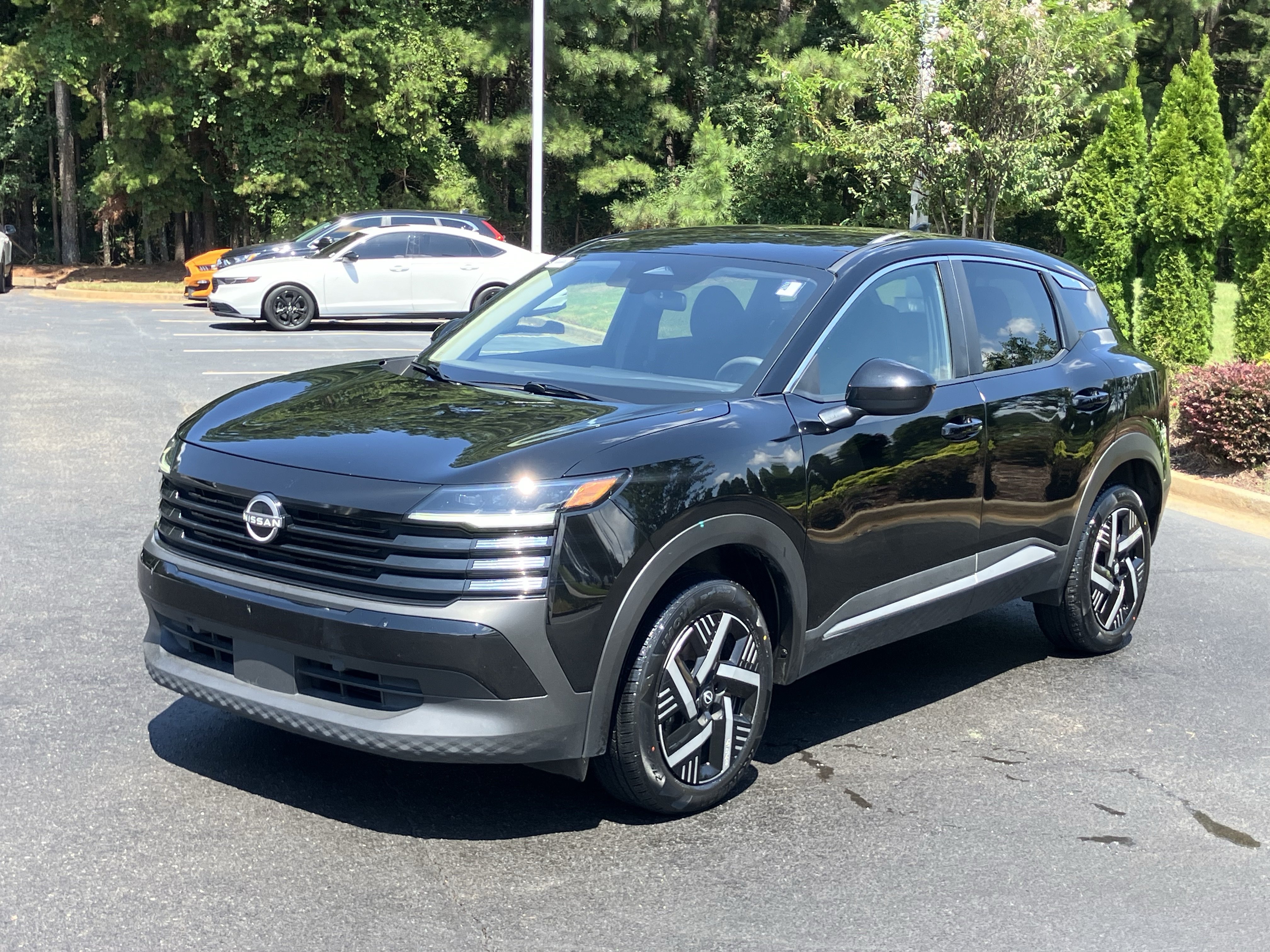 Used 2025 Nissan Kicks SV FWD image 6