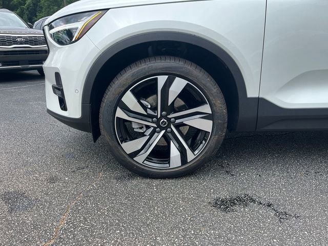 New 2025 Volvo XC40 B5 Plus w/ Protection Package Premier AWD/4WD image 34