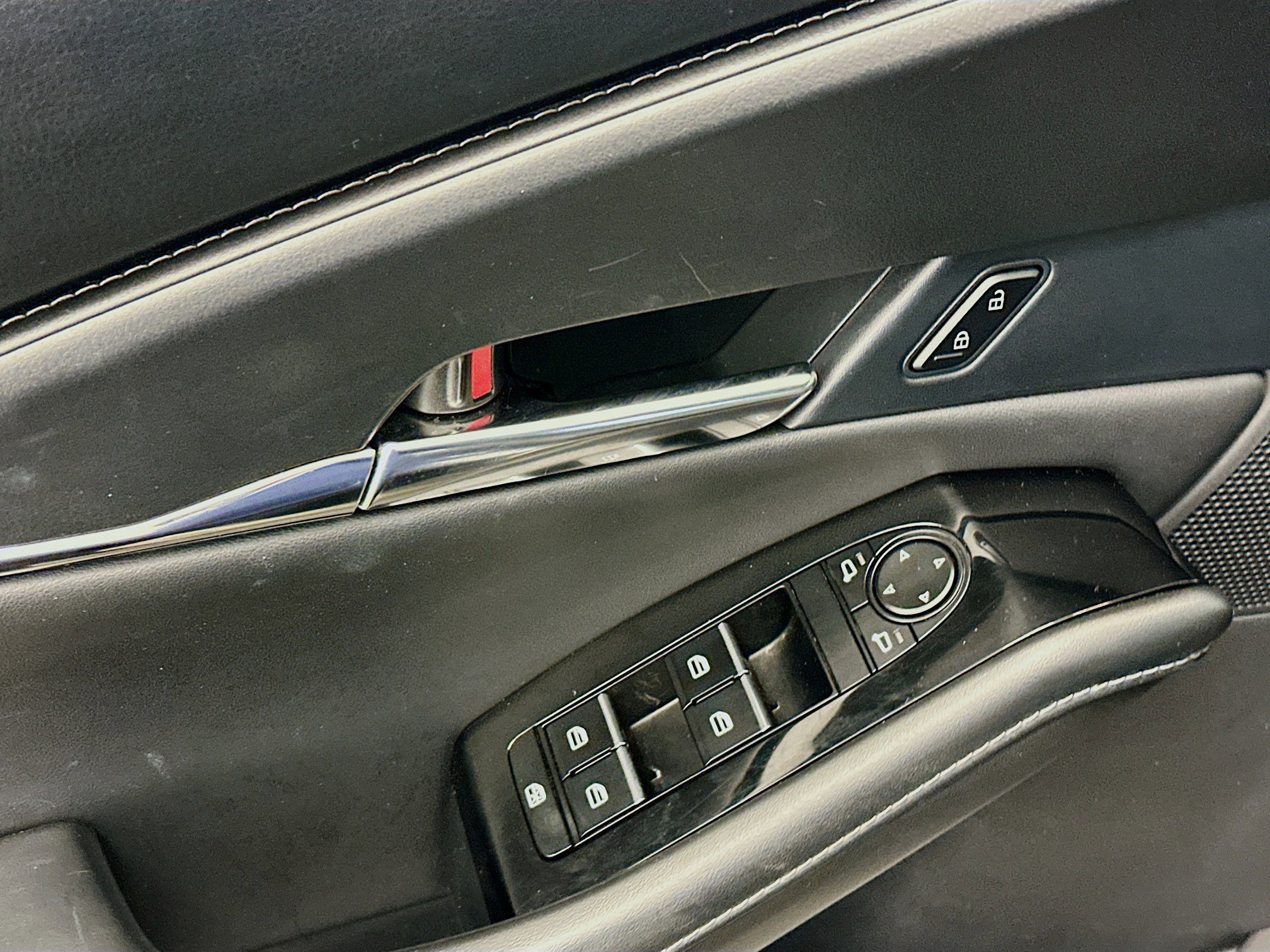 Used 2025 MAZDA CX-30 AWD 2.5 S w/ Preferred Package image 15