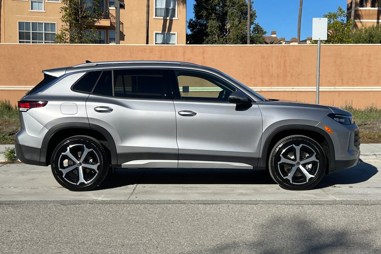 New 2026 Volkswagen Tiguan SE AWD/4WD image 3