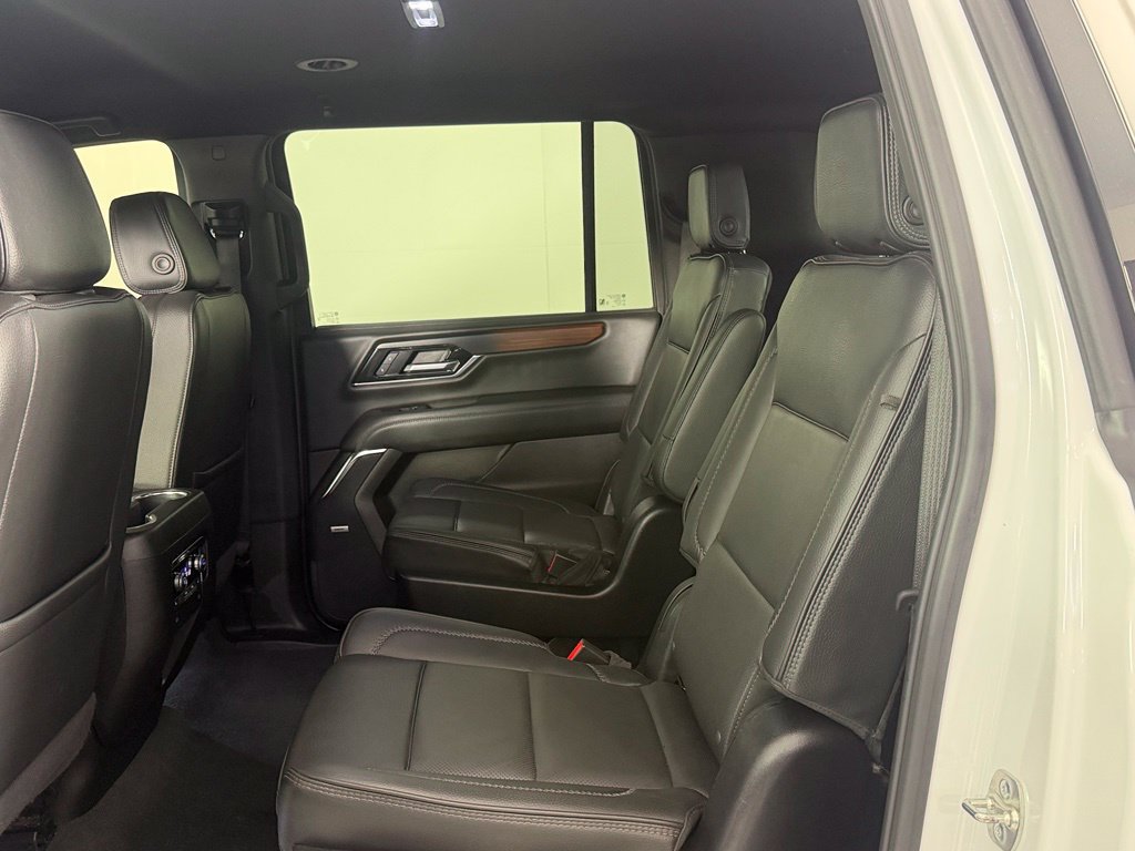 Used 2025 GMC Yukon XL Denali AWD/4WD image 17