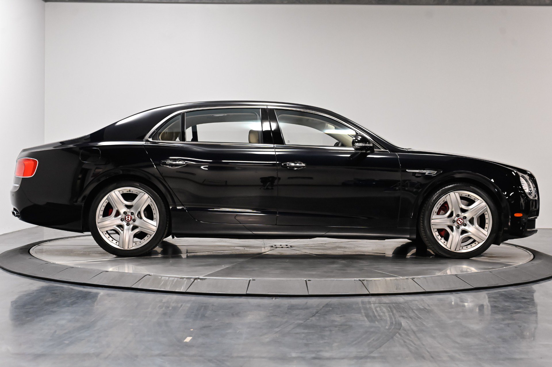Used 2015 Bentley Flying Spur V8 AWD/4WD image 25