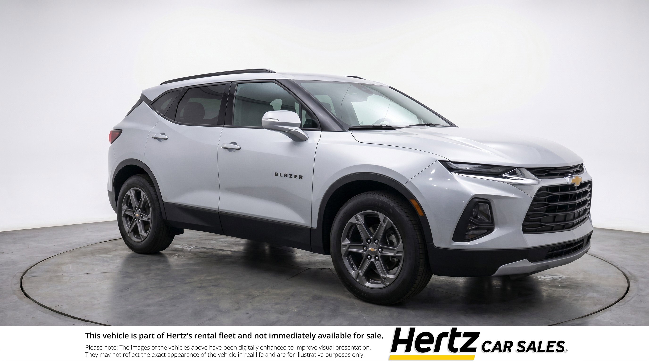 Used 2025 Chevrolet Blazer LT FWD image 1