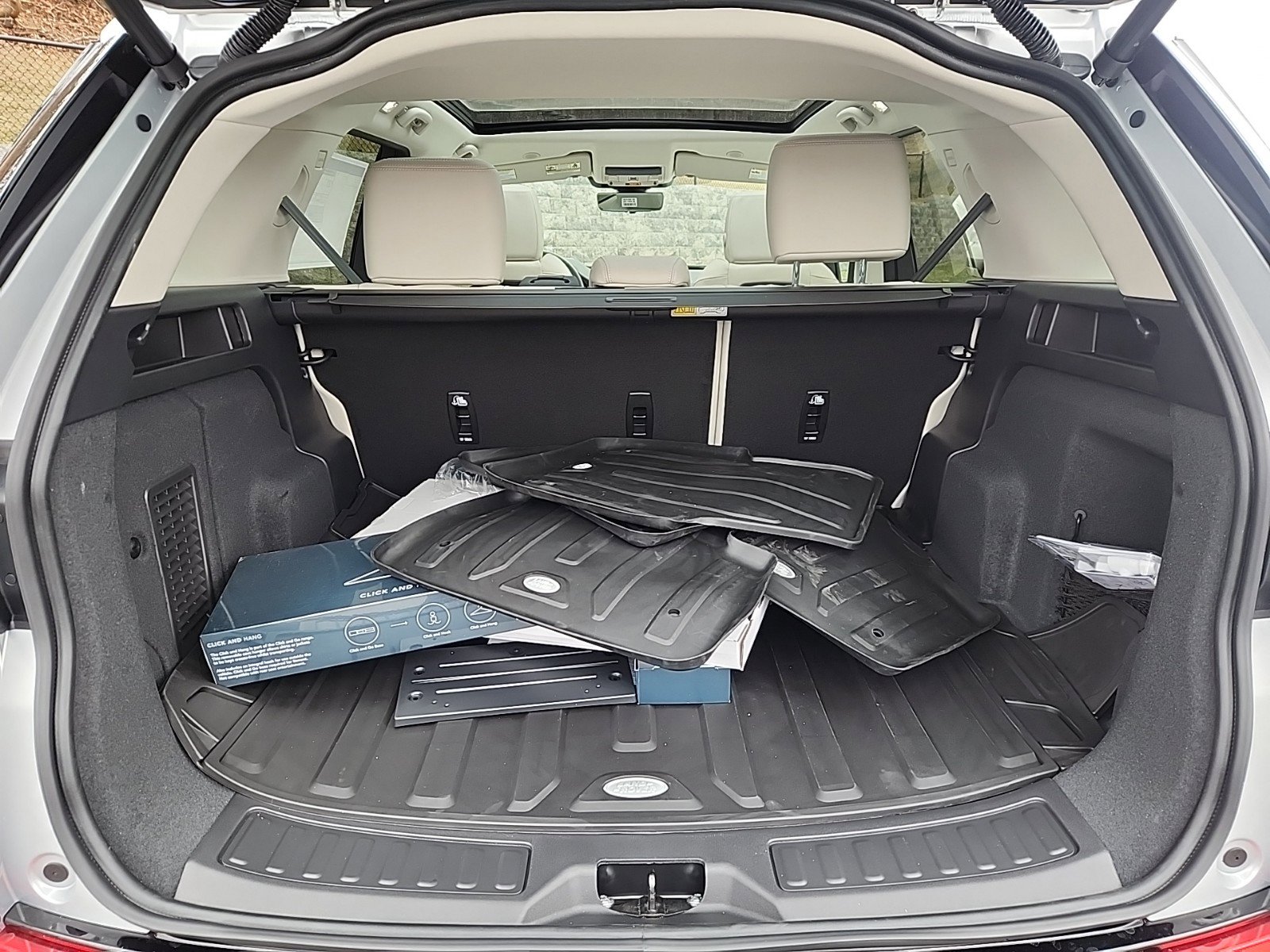 Certified 2025 Land Rover Discovery Sport S image 13