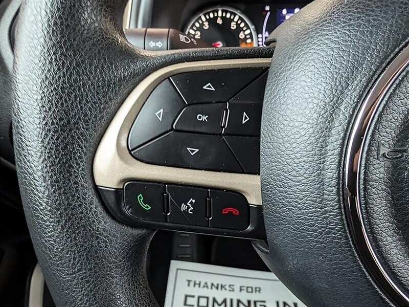 Used 2017 Jeep Renegade Sport w/ Power & Air Group FWD image 21
