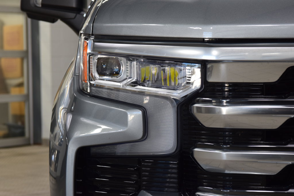 Used 2026 Chevrolet Silverado 1500 High Country w/ High Country Premium Package AWD/4WD image 12