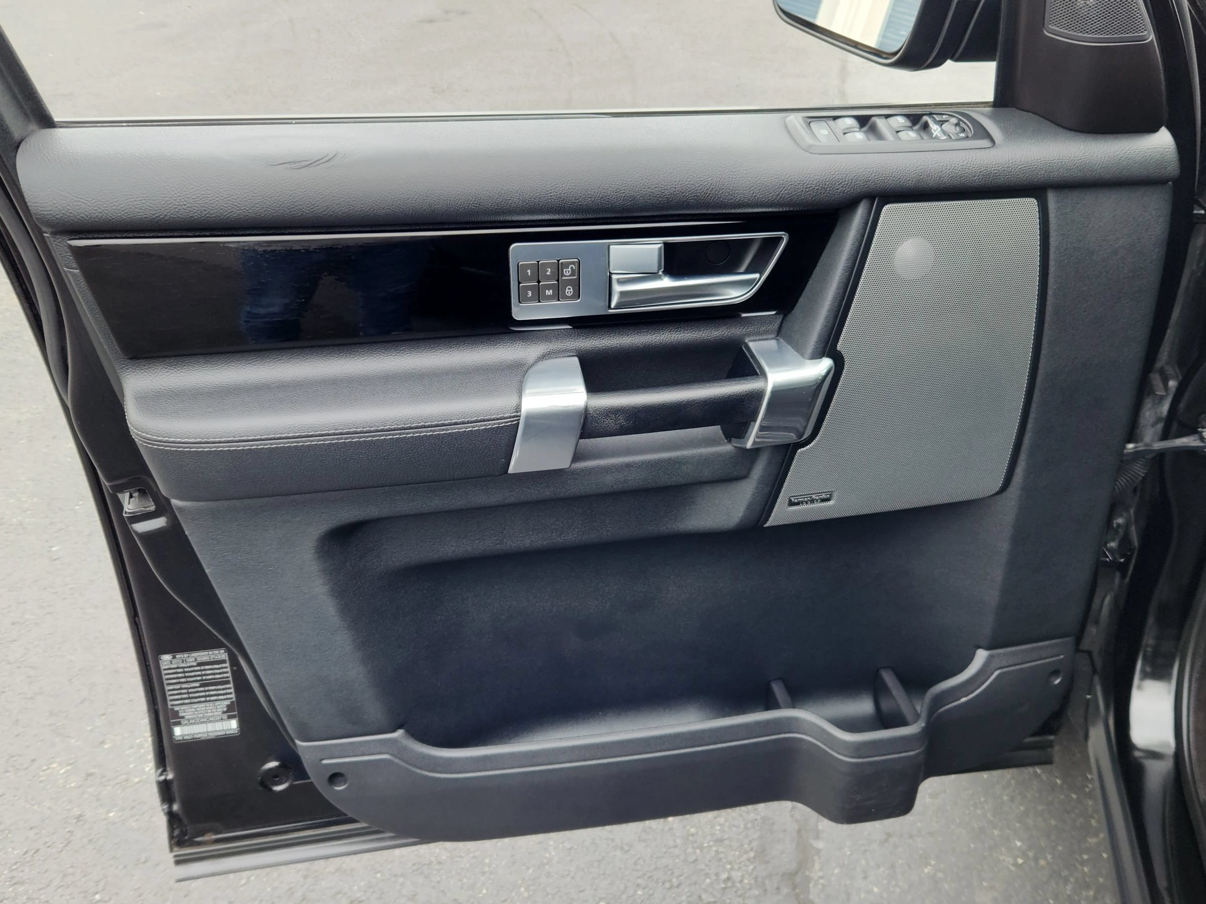 Used 2012 Land Rover LR4 HSE LUX AWD/4WD image 9